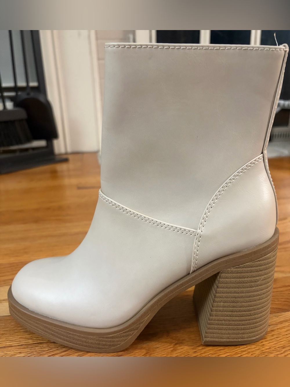 Universal Thread Cream Block Heel Ankle Boots